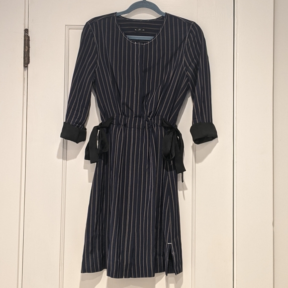 Club Monaco Dresses & Skirts - Club Monaco Striped Dress Size 2